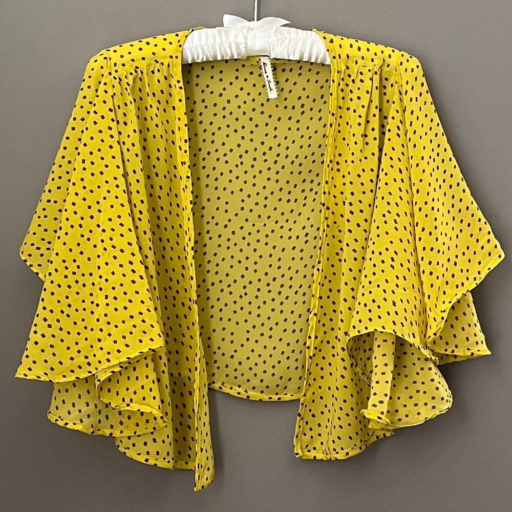 Alissa Smith - Lightweight Flounced Shrug Capelet